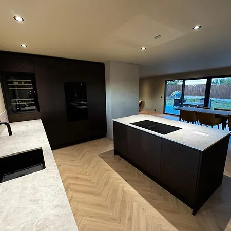 Luxury Retreat With Parking And Garden 스타방에르